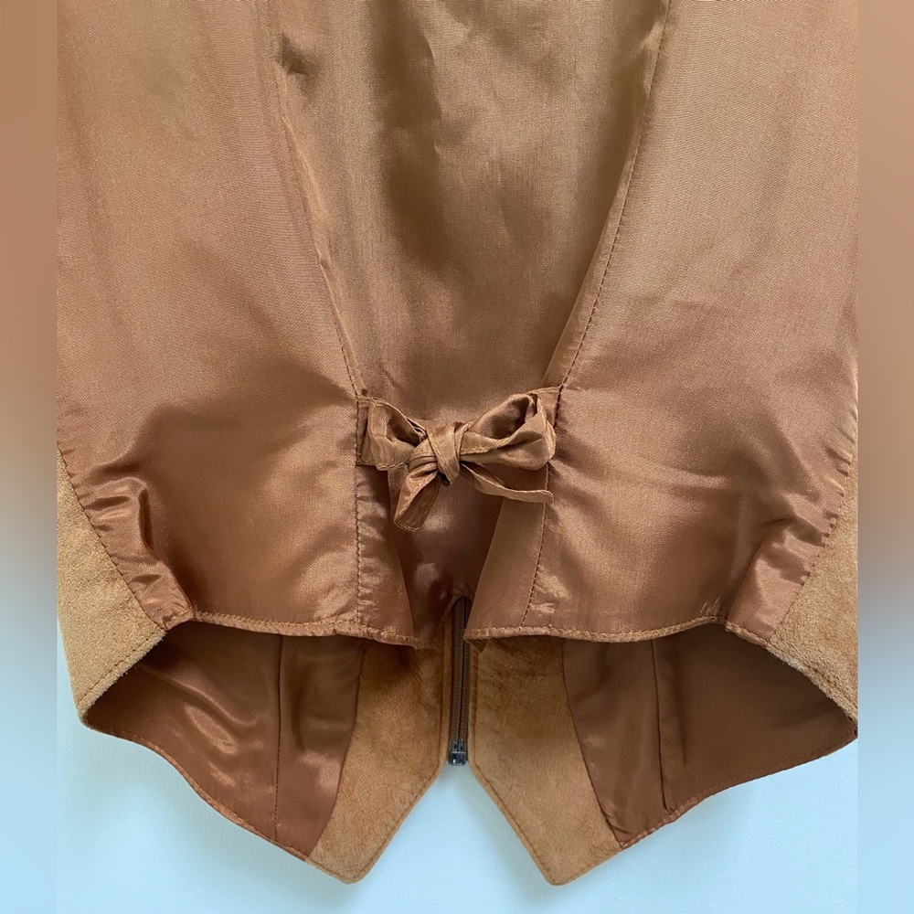 Danier Cognac Suede Zip-Front Vest - Picture 7 of 11